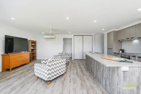 Property photo of 86 Frederick Circuit Eli Waters QLD 4655