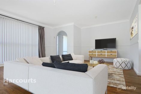 Property photo of 11 St James Crescent Dapto NSW 2530
