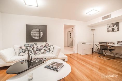 Property photo of 2/23 Abalone Avenue Paradise Point QLD 4216