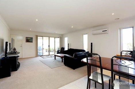 Property photo of 33 Ogle Way Cranbourne North VIC 3977