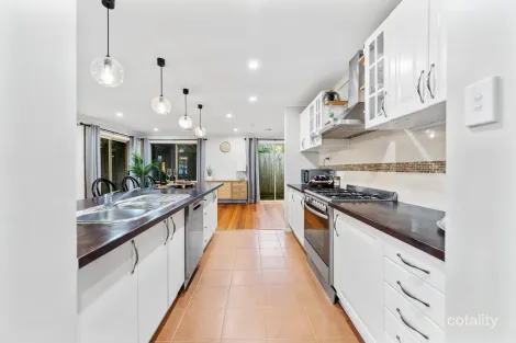 Property photo of 24 Suzana Place Rowville VIC 3178