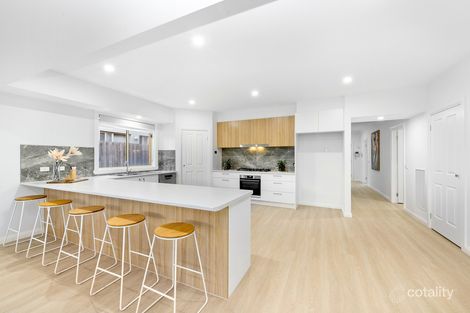 Property photo of 4 Pratt Close Taylors Lakes VIC 3038