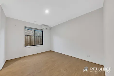 Property photo of 31 Langer Road Deanside VIC 3336