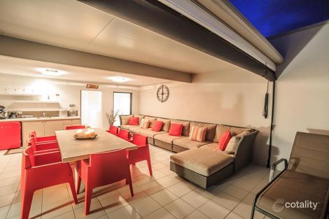 Property photo of 2/23 Abalone Avenue Paradise Point QLD 4216