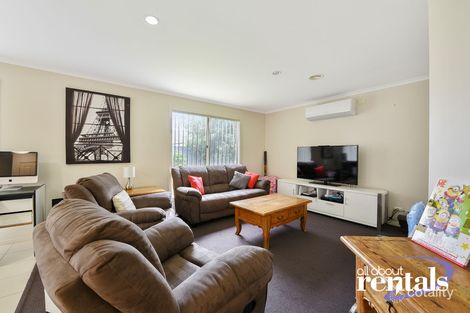Property photo of 10 Ironbark Circuit Pakenham VIC 3810
