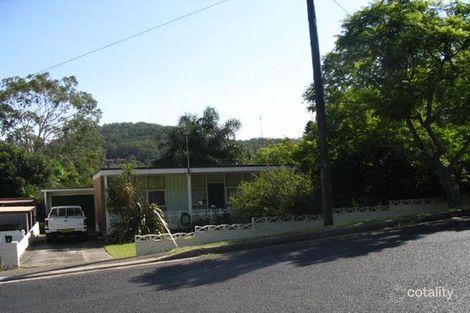 Property photo of 5 Robert Street Wyoming NSW 2250