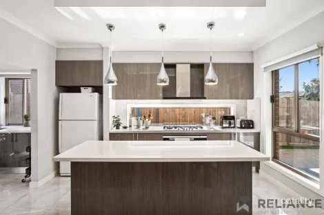 Property photo of 28 Lafayette Crescent Point Cook VIC 3030