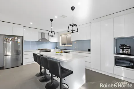 Property photo of 8 Bradano Lane Roxburgh Park VIC 3064