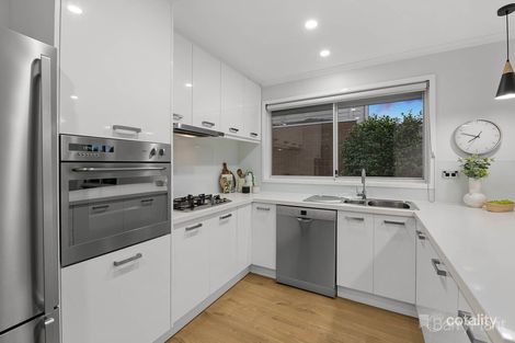 Property photo of 6 Nangwarry Court Berwick VIC 3806