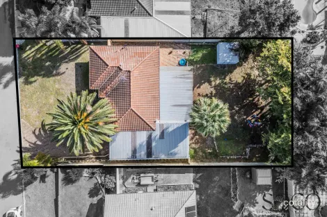 25 Parkway Gdns, Parmelia, WA 6167