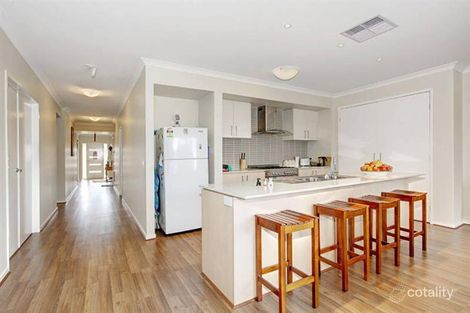 Property photo of 13 Flinders Place Caroline Springs VIC 3023