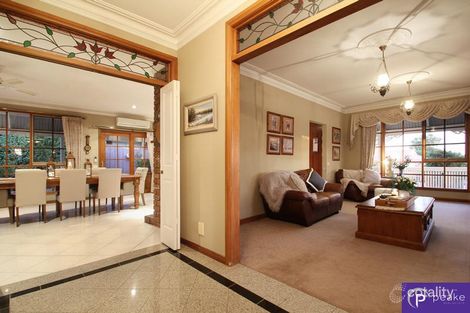 Property photo of 16 Edrington Park Drive Berwick VIC 3806