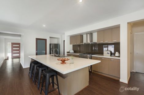 Property photo of 10 Parkland Place Broadford VIC 3658