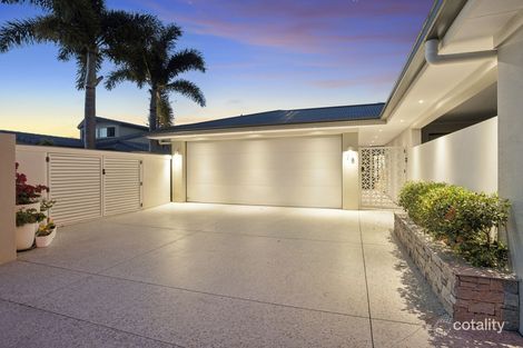 2/7 Markham Ave, Runaway Bay, QLD 4216