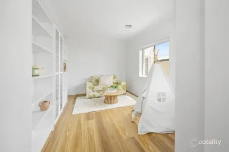 Property photo of 12 Yorston Street Coombs ACT 2611