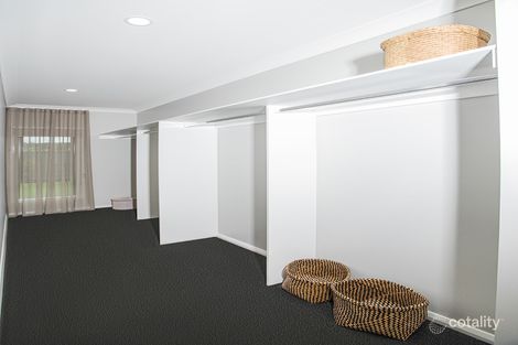 Property photo of 5 Davallia Crescent Drouin VIC 3818