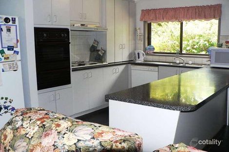 Property photo of 29 Robb Drive Romsey VIC 3434