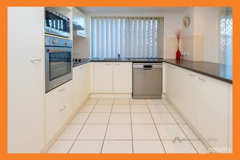 Property photo of 37 Weir Close Berrinba QLD 4117