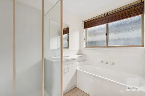 Property photo of 32 Dundee Way Sydenham VIC 3037