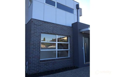 Property photo of 2/32 Pershing Street Reservoir VIC 3073