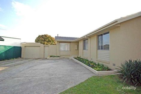 Property photo of 8 Amalfi Drive Endeavour Hills VIC 3802