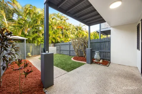 2/33-35 Perry St, Coolum Beach, QLD 4573