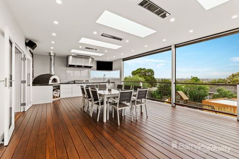 Property photo of 16 Meyrick Crescent Viewbank VIC 3084