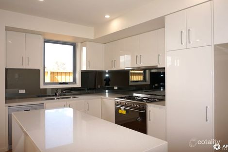 Property photo of 8 Emica Parade Knoxfield VIC 3180