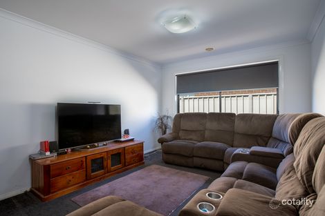 Property photo of 44 Derwent Way West Wodonga VIC 3690