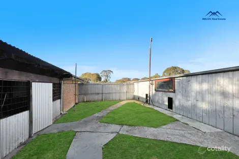 Property photo of 2 Wentworth Street Cranbourne North VIC 3977