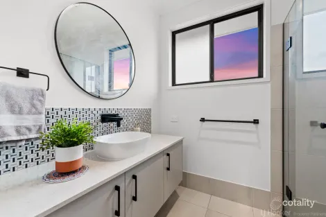 Property photo of 201 Ritchie Road Pallara QLD 4110