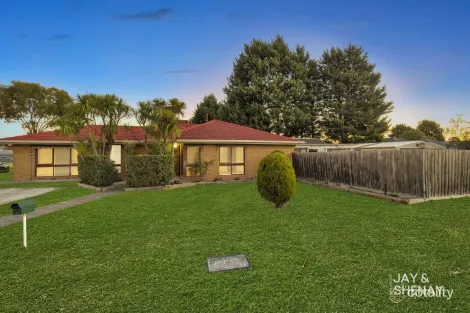 Property photo of 8 Kinloch Gardens Endeavour Hills VIC 3802