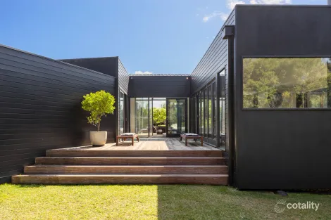 Property photo of 2 Olive Street Blairgowrie VIC 3942