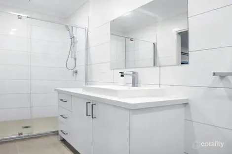 Property photo of 3/5 Miranda Road Reservoir VIC 3073