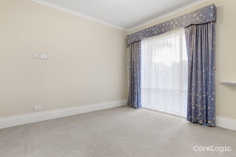Property photo of 21 Singleton Drive Endeavour Hills VIC 3802