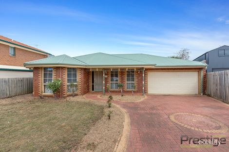 Property photo of 33 Perceval Crescent Taylors Lakes VIC 3038