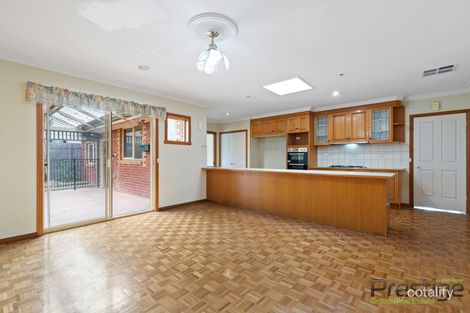 Property photo of 33 Perceval Crescent Taylors Lakes VIC 3038