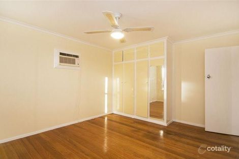 Property photo of 9 Muirhead Crescent Werribee VIC 3030