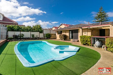 Property photo of 18 Eldwick Loop Swan View WA 6056