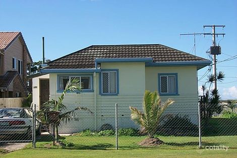 Property photo of 19 Taylor Avenue Golden Beach QLD 4551