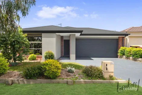 31 STRINGYBARK AVE, WALLAN, VIC 3756