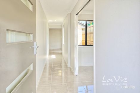 Property photo of 43 Jersey Crescent Springfield Lakes QLD 4300