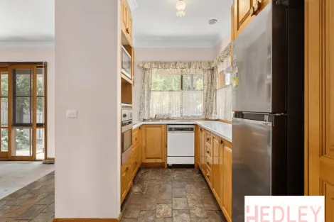 Property photo of 6 Ivison Way Hampton VIC 3188