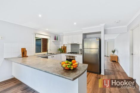 Property photo of 8 Pashia Grove Pakenham VIC 3810
