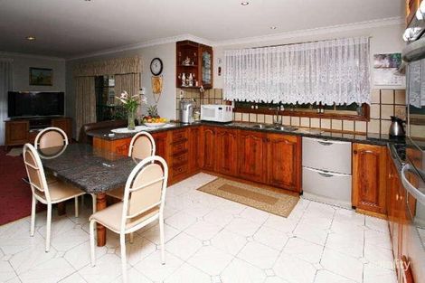 Property photo of 37 Shakespeare Drive Delahey VIC 3037