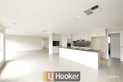 Property photo of 33 Jean Macnamara Street Macgregor ACT 2615