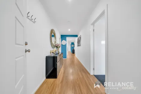 Property photo of 22 Payson Drive Point Cook VIC 3030
