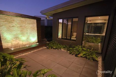 Property photo of 6 Pearlshell Court Ashfield QLD 4670