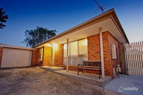Property photo of 2/12 Isaac Smith Crescent Cranbourne VIC 3977