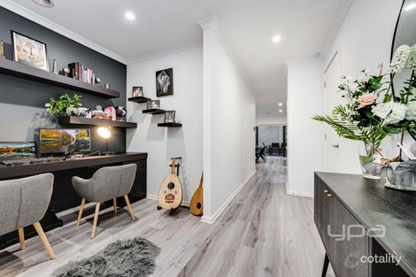 Property photo of 1 Coldfall Way Mickleham VIC 3064